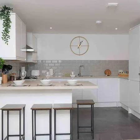 Garden Of Eden 1 Bedroom Flat In Fishponds * Μπρίστολ