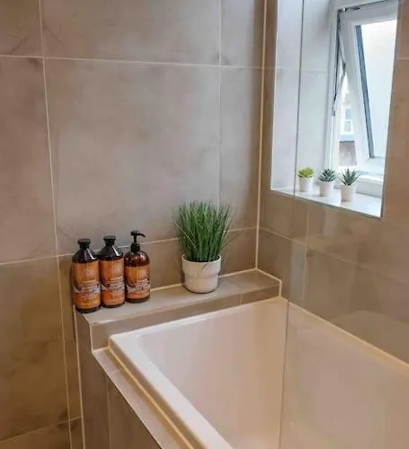 Garden Of Eden 1 Bedroom Flat In Fishponds Appartement