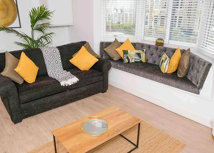 Garden Of Eden 1 Bedroom Flat In Fishponds *